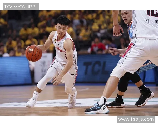 2020年CBA赛季北京队对阵广东队精彩回顾与赛后分析